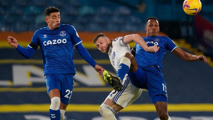 Ben Godfrey y Yerry Mina, defensas del Everton