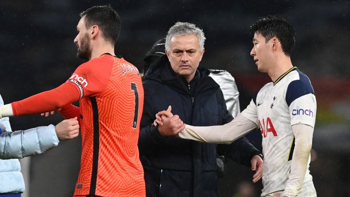 Críticas de Rio Ferdinand y Jermaine Jones a Tottenham tras derrota ante Chelsea.