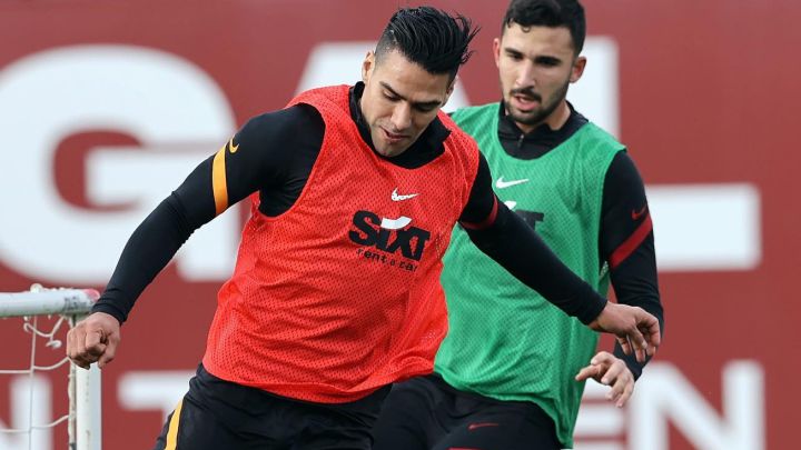 Falcao García entrena con Galatasaray