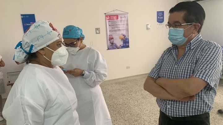 Plan de vacunación en la ciudad de Bogotá: Así se llevarán a cabo las jornadas en hospitales para trabajadores de la salud y adultos mayores de 80