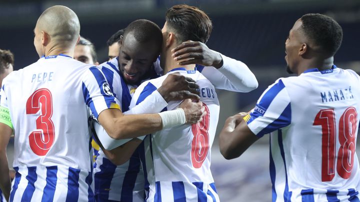 Matheus Uribe elogiado por la prensa portuguesa