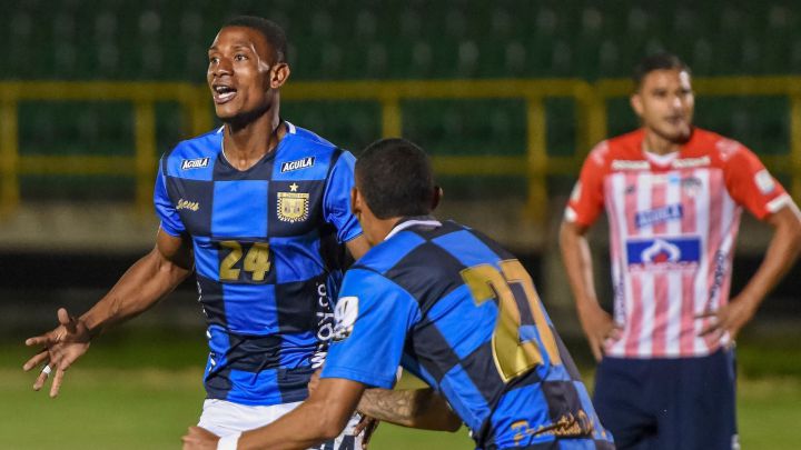 Boyacá Chicó venció al Junior de Barranquilla 2-1 en Tunja. El equipo boyacense logró ser más efectivo. Se complica la era Amaranto Perea como entrenador