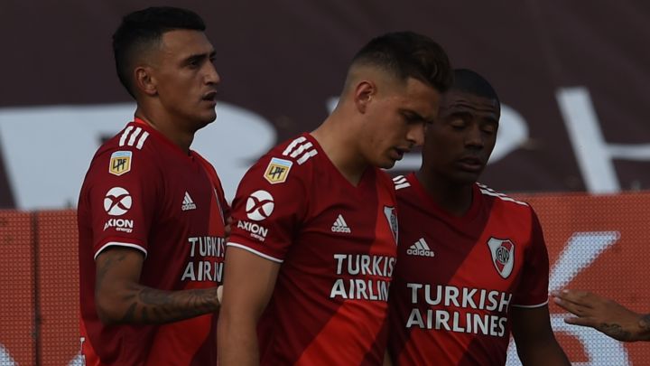 Borré salió lesionado en el triunfo 0-1 de River ante Platense.