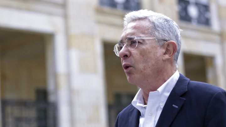 Caso contra Álvaro Uribe: Qué testigo ha llevado la defensa y cómo continúa el proceso