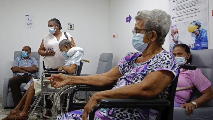 Muertes y casos de coronavirus en Colombia este domingo 7 de marzo de 2021. En las últimas horas hubo 112 muertos por el virus y más de 4.000 recuperados
