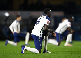 Tottenham denuncia mensajes racistas contra Davinson