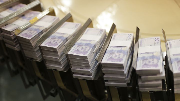 Billetes de $50.000 pesos antes de salir al mercado.