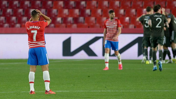 Luis Suárez vuelve tras dos meses, pero Granada pierde ante Manchester United en Europa League.