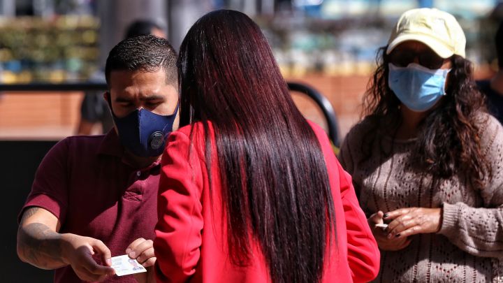 Pico y cédula en ciudades de Colombia: Medellín, Cali y Bogotá. La medida tiene excepciones para trabajadores. Funciona con cédulas pares e impares.