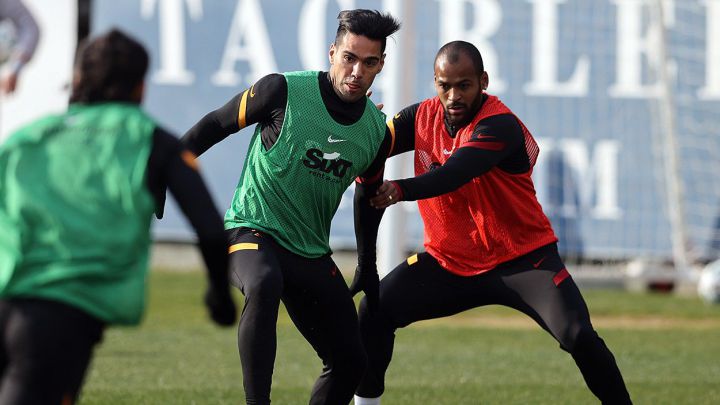 Falcao sufre fractura facial tras chocar con un compañero