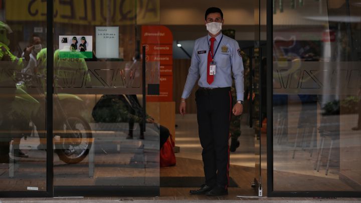 Pico y cédula hoy martes 13 de abril en las ciudades principales del país: Cali, Medellín y Bogotá. La medida tiene horarios, restricciones y excepciones.