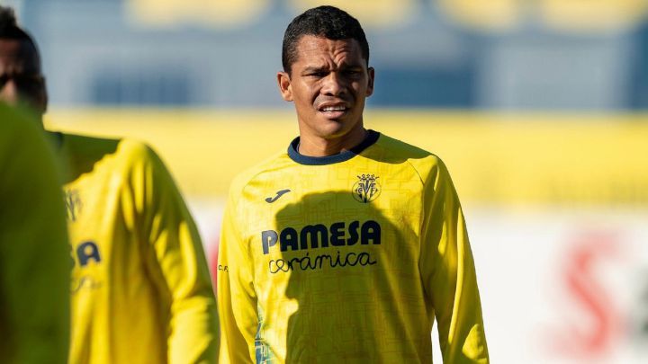 Villarreal recibe a Arsenal por la semifinal de ida de la Europa League este jueves y Carlos Bacca aunque no es titular, puede sumar para un récord.