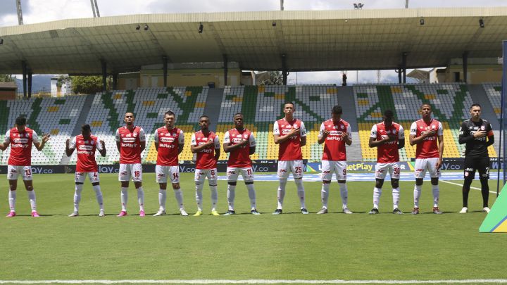 El partido entre Santa Fe y River Plate se encuentra en duda por problemas de orden público en Colombia. En Armenia cancelaron un juego de ascenso