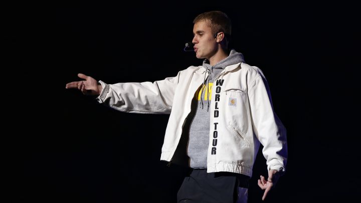 Justin Bieber pide a sus fans orar por Colombia