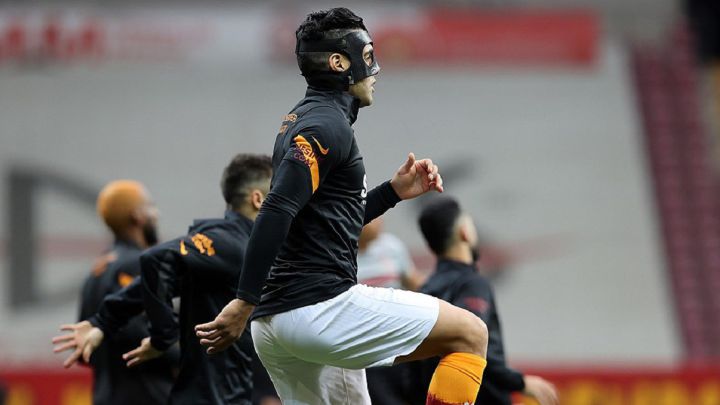 Falcao García vuelve a ser baja en Galatasaray. El colombiano tiene una molestia en la parte superior izquierda de su espalda que lo saca ante Denizlispor.