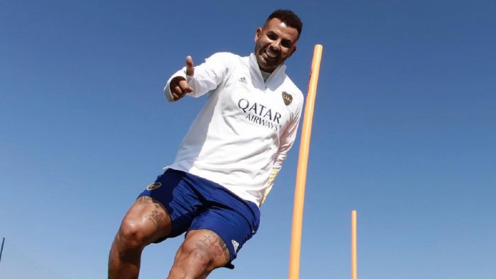Edwin Cardona, volante de Boca Juniors, regresó a prácticas y estaría listo para jugar ante River Plate por los cuartos de final del campeonato argentino