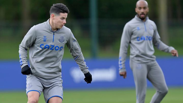 James Rodríguez en un entrenamiento de Everton