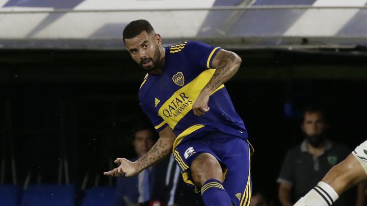 Carlos Izquierdoz, defensor de Boca Juniors, se refirió al penal errado de Edwin Cardona y señaló que el colombiano vive el fútbol de otra manera