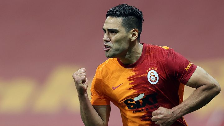 Falcao García no estaría en los planes de Galatasaray para la siguiente temporada. La prensa turca afirma que el equipo espera propuestas por él