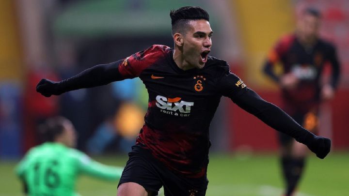 İbrahim Özdemir, candidato a la presidencia del Galatasaray, habló de sus proyectos y criticó haber fichado a Falcao García hace dos temporadas