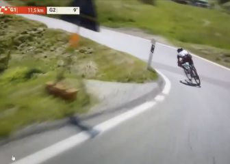 El susto de Estaban Chaves en pleno descenso de la etapa 5