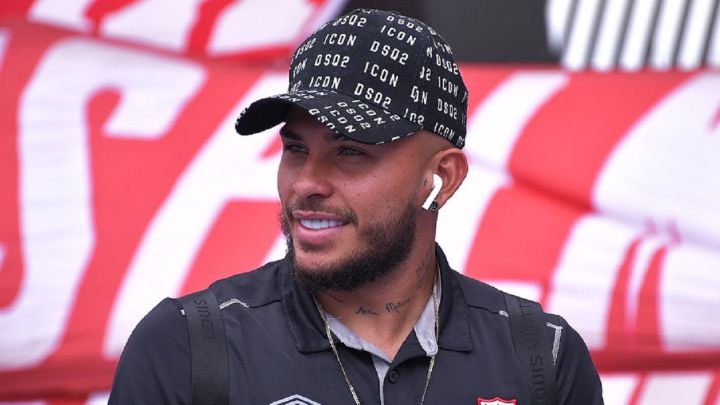 Duván Vergara ya está en México para jugar con Monterrey