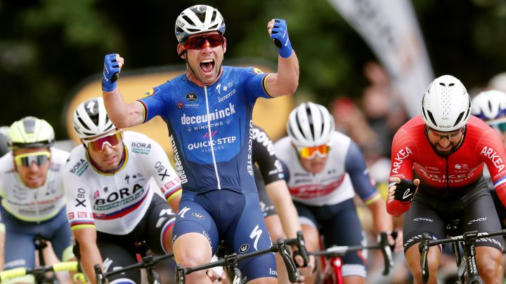 Mark Cavendish, corredor del Deceuninck-Quick, se quedó con la cuarta etapa del Tour de Francia tras un gran sprint final. Nairo se mantiene en el top 10