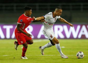América cae ante Paranaense en el debut de Osorio