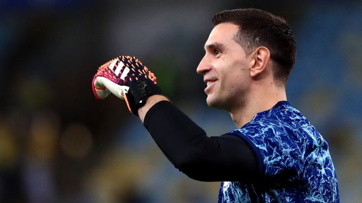 Emiliano Martínez, portero de la Selección de Argentina, señaló en Olé que le escribió a Yerry Mina para pedirle disculpas al defensor luego de lo ocurrido