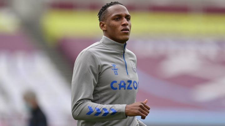 Yerry Mina, defensor del Everton de Inglaterra, habló sobre la charla que tuvo con Rafa Benítez, nuevo entrenador de los Toffees. Su futuro es incierto