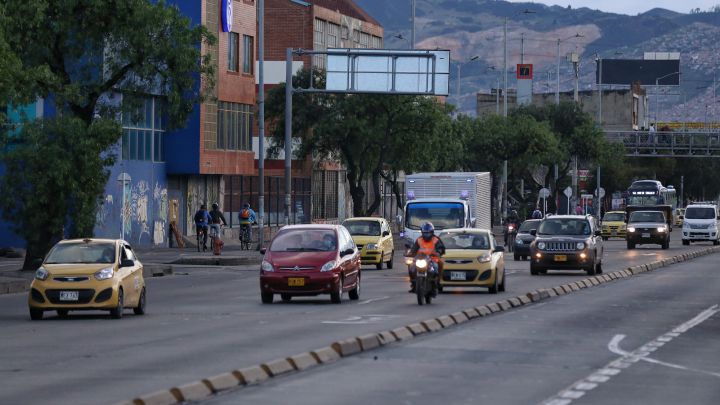 Pico y placa hoy, lunes 26 de julio, en Bogotá y Cali: horarios, excepciones y cómo funciona
