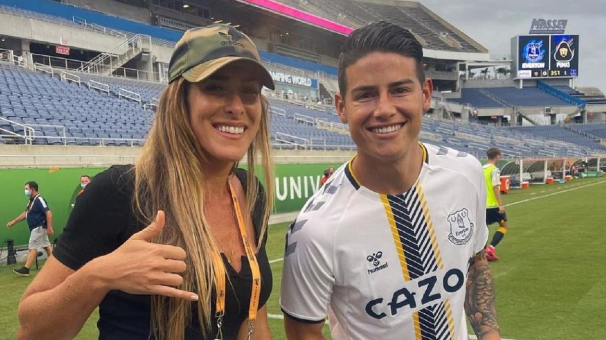 James regala camiseta a Natalia Guitler, famosa deportista brasileña