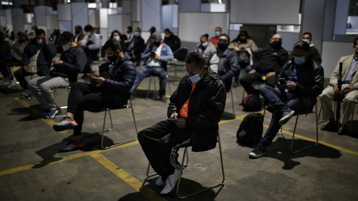 Coronavirus en Colombia en vivo hoy: restricciones, nuevas medidas y vacunación