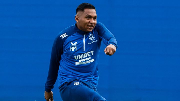 Alfredo Morelos ya inició temporada con Rangers, pero su futuro con el club podría cambiar y dejar Ibrox. Mark Hateley le deja una recomendación.