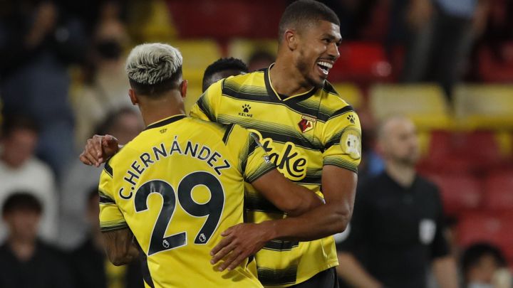 Cucho Hernández asisitió para la clasificación de Watford en Copa de la Liga