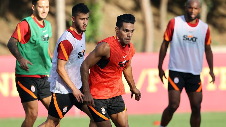 Fatih Terim, DT del Galatasaray, señaló en rueda de prensa que por ahora no hay ofertas por Falcao García, pero cree que tendrá clubes interesados