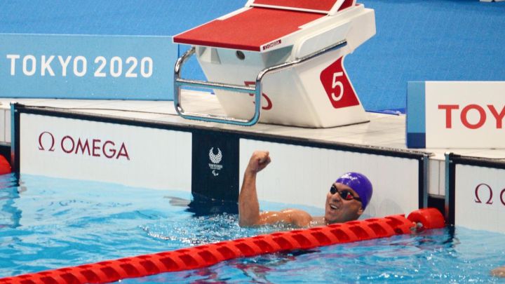 Moisés Fuentes gana medalla de plata en Tokio 2020 en natación. El colombiano es leyenda tras conseguir su cuarta presea en la historia de las justas