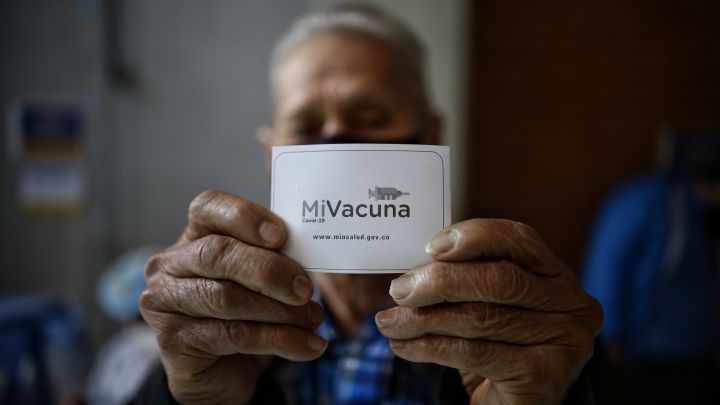 Nuevo certificado de vacunación digital: cuándo entrará en vigor y qué ha dicho Duque al respecto