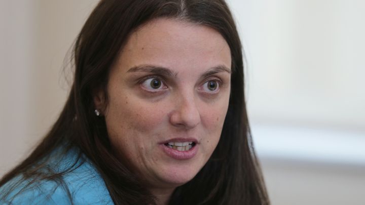 ¿Qué dice la RAE sobre los términos "abudinar" o "abudinear"?