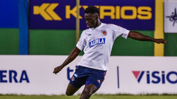 Davinson Sánchez recibiría multa por jugar con Colombia