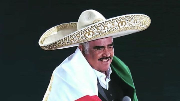 Vicente Fernández reaparece en redes sociales en medio de su estado de salud