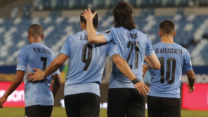 Selección Uruguay reserva 30 jugadores ante Colombia