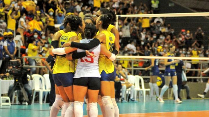 La Selección Colombia de Voleibol Femenino clasificó al Mundial por primera vez en la historia y en el último juego del Sudamericano derrotó a Brasil