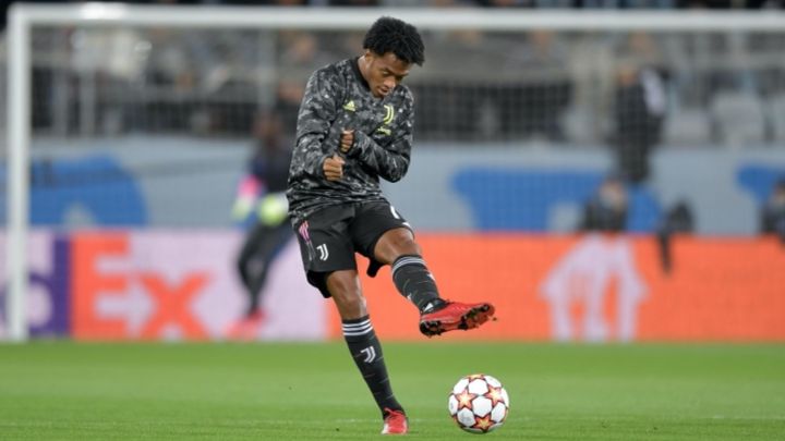 Juan Guillermo Cuadrado no era suplente con Juventus por Serie A desde mayo. Allegri lo mandó al banco siendo el jugador de más pases clave en el equipo.