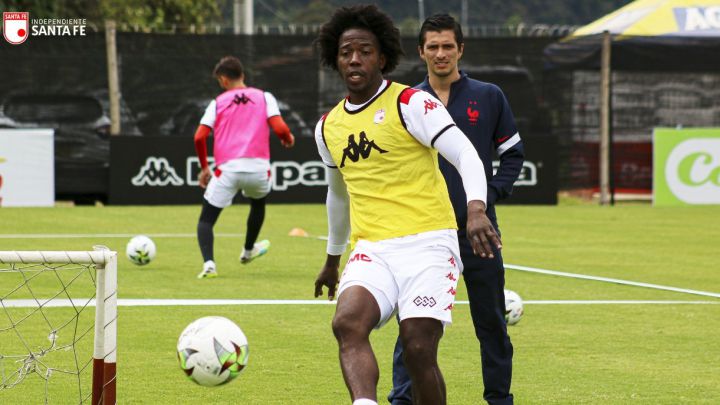Independiente Santa Fe convocó a Carlos Sánchez para el partido de la fecha 11 de la Liga BetPlay II-2021 frente a Envigado este sábado en El Campín.