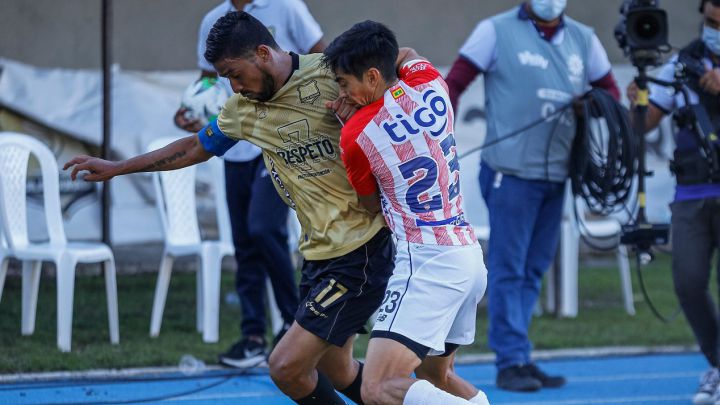 Junior de Barranquilla venció a Águilas Doradas en el Alberto Grisales. Fabián Sambueza y Luis González anotaron los goles de un triunfo importante