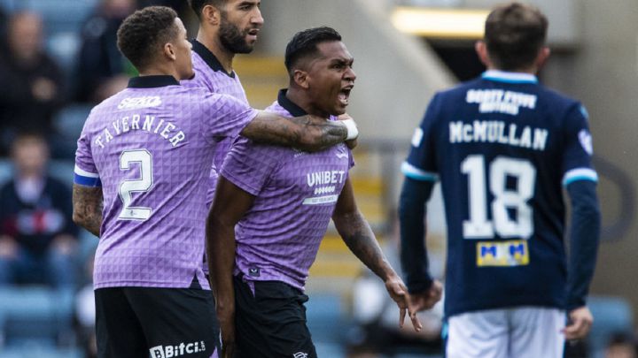 Alfredo Morelos llegó a 300 partidos como profesional en la victoria 0-1 de Rangers ante Dundee donde dio la asistencia para el gol de Aribo.