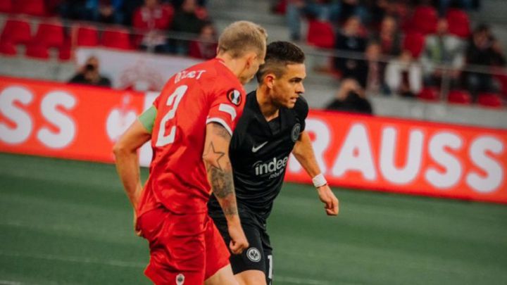 Rafael Santos Borré fue titular en el encuentro entre el Entracht Frankfurt y el Antwerp por la segunda fecha de la Europa League. Se impusieron por 1-0