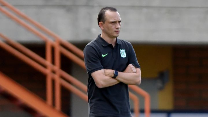 El técnico analizó la primera derrota de Nacional en la Liga y arropó al central Geisson Perea tras quedar comprometido en goles del Pereira.