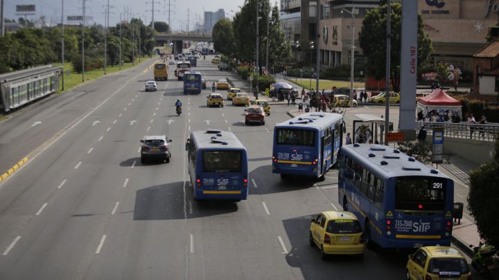 Pico y placa en Bogotá y Medellín hoy, 7 de octubre: restricción, horarios y excepciones